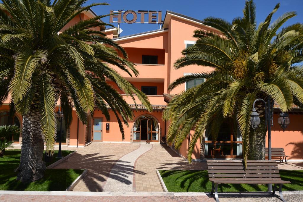 Villa Luigi Hotel & Restaurant Nuova Gestione Villa Rosa Di Martinsicuro Экстерьер фото